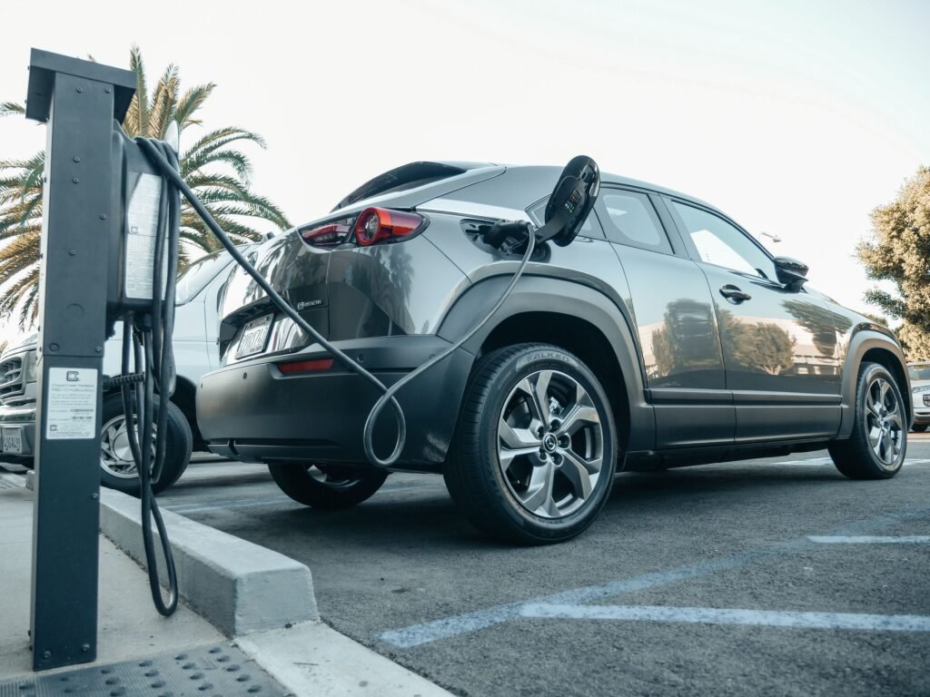 Hybrid cars vs electric cars 2026 comparison